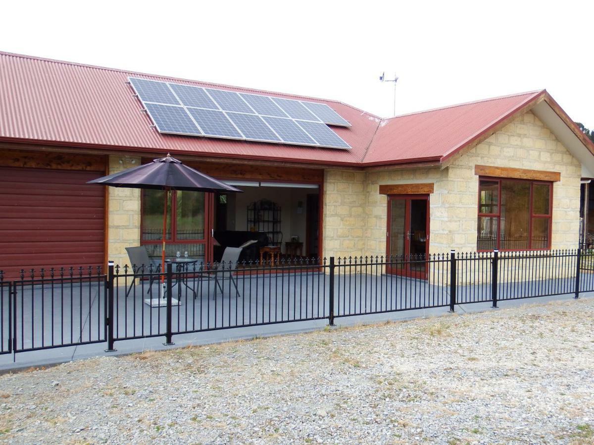 Mahana Farm Cottage מראה חיצוני תמונה